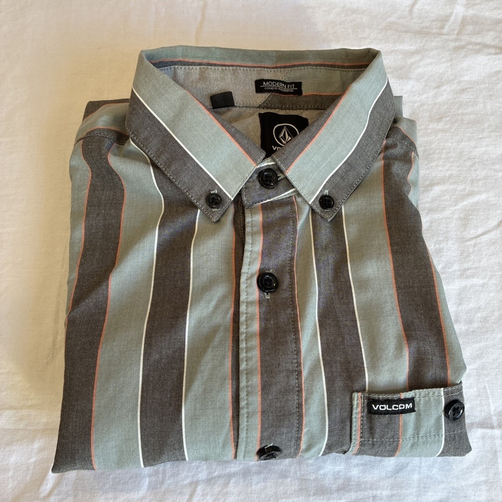 Volcom Mens Short Sleeve Button Up Shirt Men's Small Stripe Casual Modern Fit - Picture 10 of 11